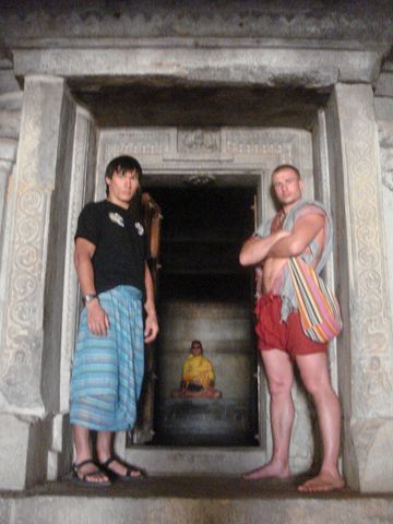 в храме Рамы