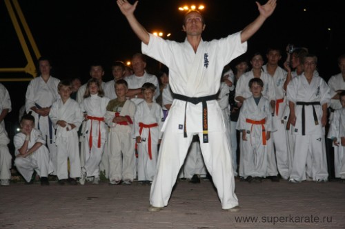 Исполнение ката Канку Дай